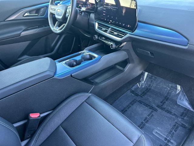 Used 2025 Chevrolet Equinox EV LT w/ Convenience Package image 15
