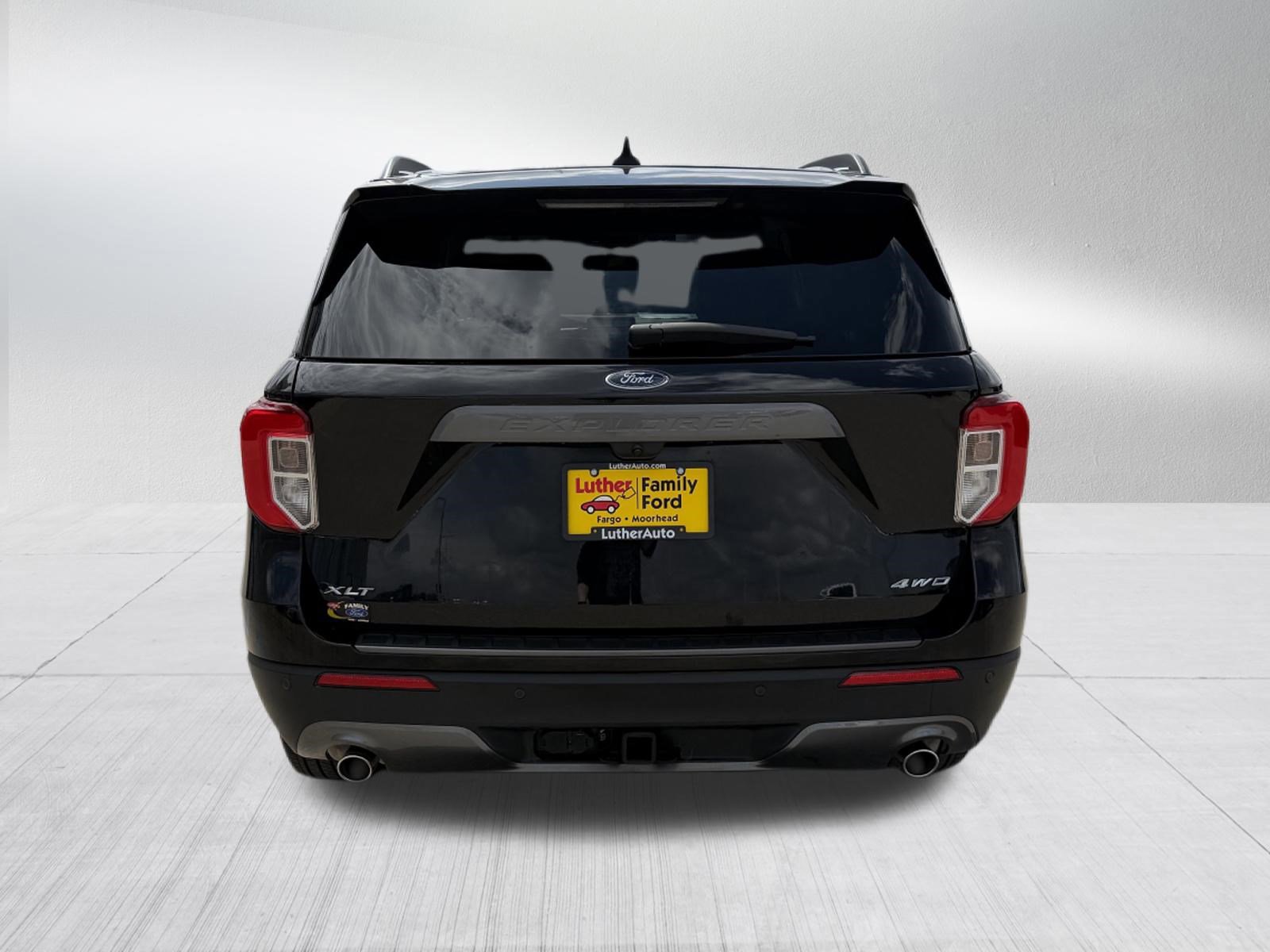 Certified 2023 Ford Explorer XLT w/ Equipment Group 202A AWD/4WD image 4