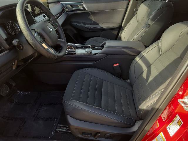 Used 2025 Mitsubishi Outlander SE AWD/4WD image 22