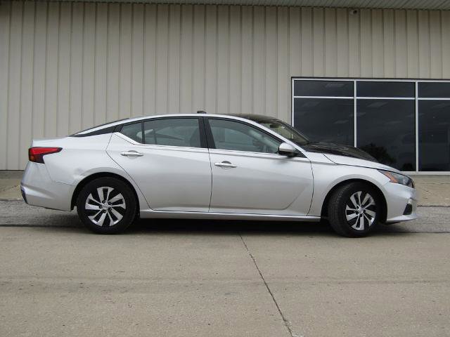 Used 2022 Nissan Altima 2.5 S FWD image 2