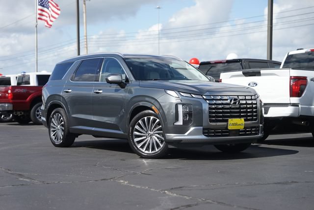 Used 2023 Hyundai Palisade Calligraphy FWD image 2