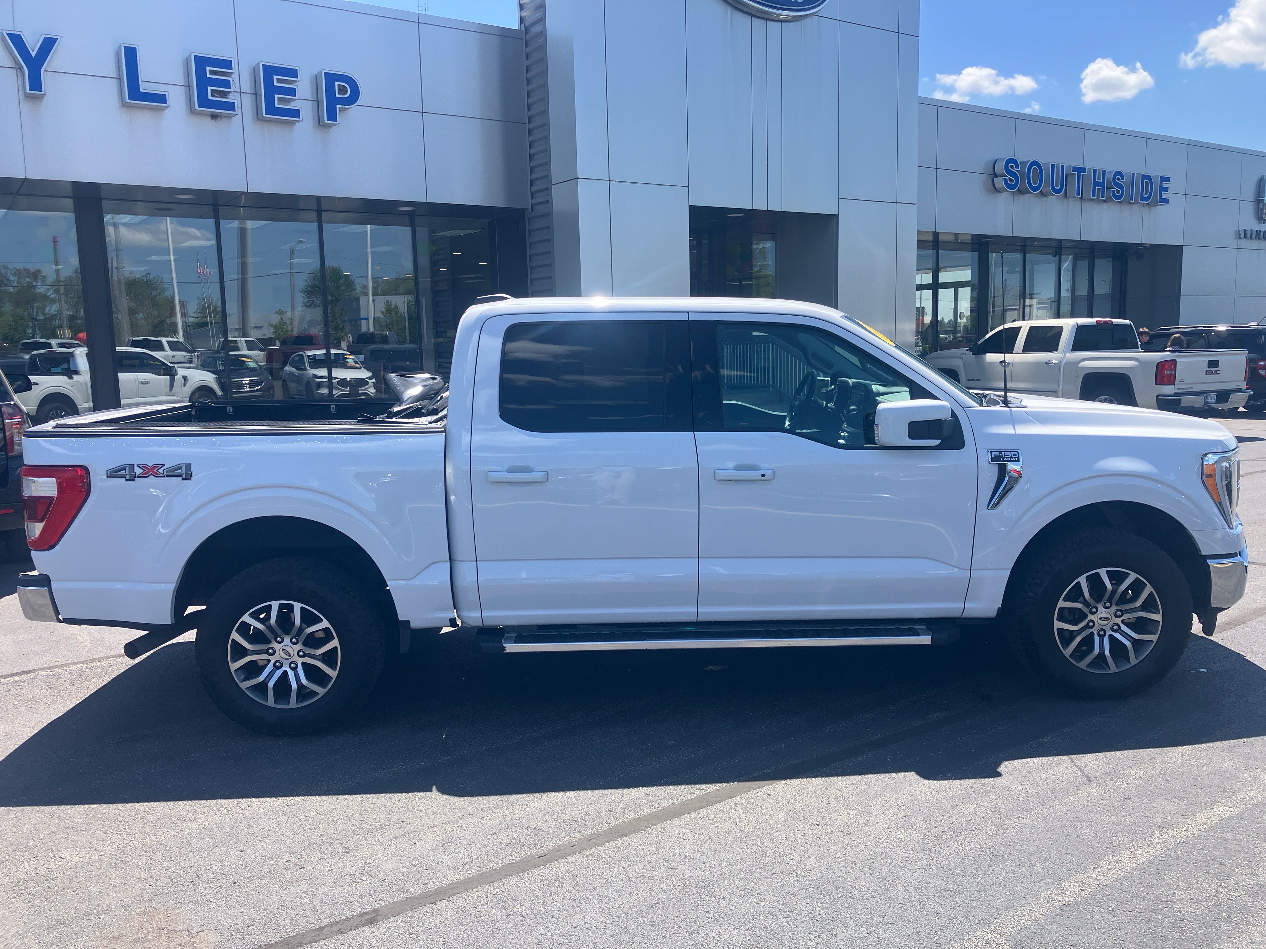 Certified 2022 Ford F150 Lariat w/ Equipment Group 501A Mid AWD/4WD image 8