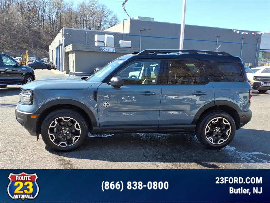 Certified 2025 Ford Bronco Sport Outer Banks w/ Outer Banks Tech Package+ AWD/4WD image 2