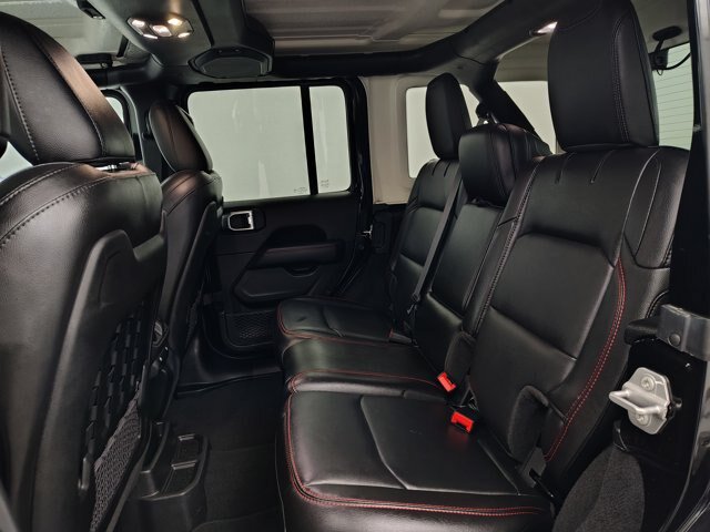 Used 2022 Jeep Wrangler Unlimited Rubicon w/ LED Lighting Group AWD/4WD image 22