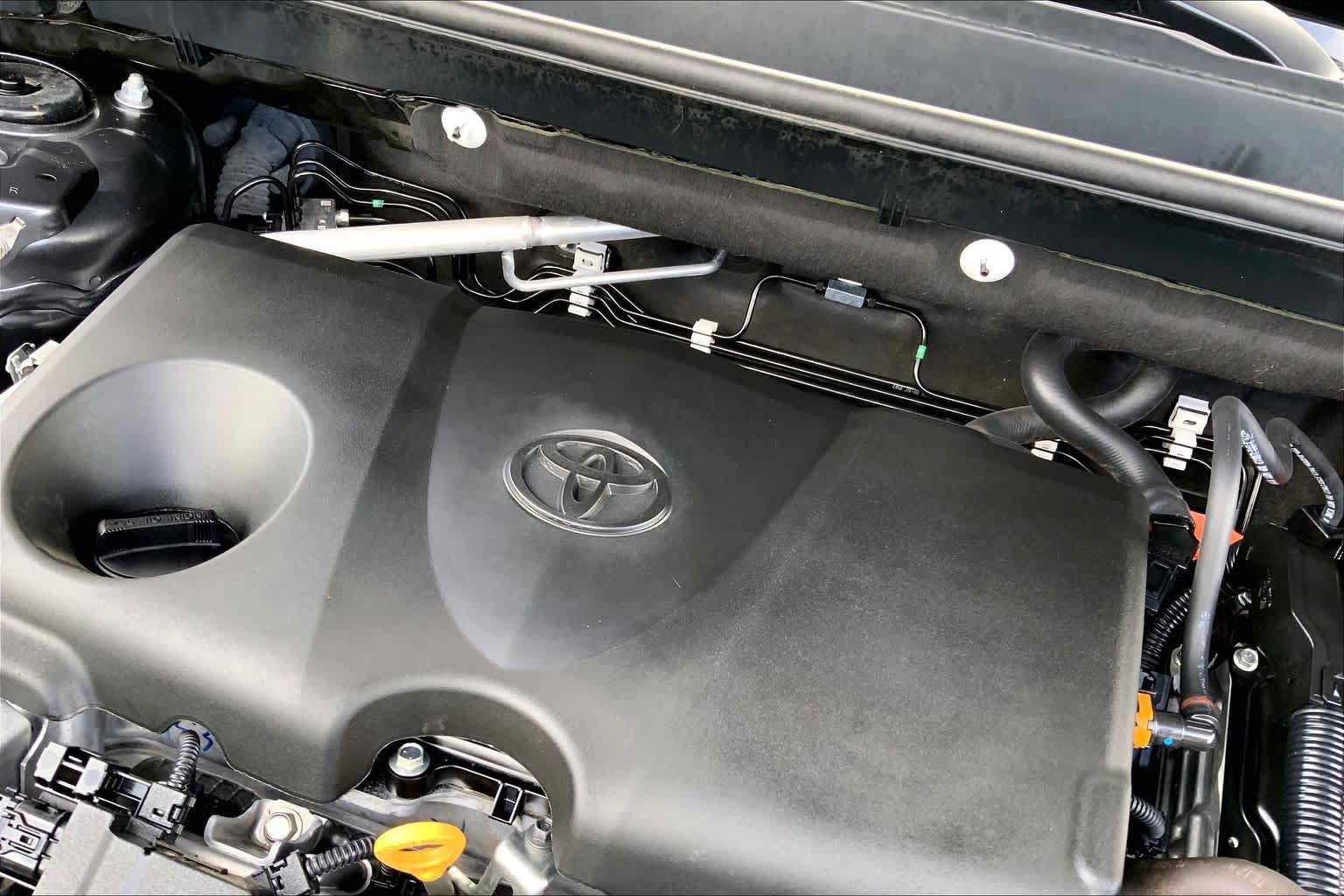 Used 2023 Toyota RAV4 SE AWD/4WD image 29