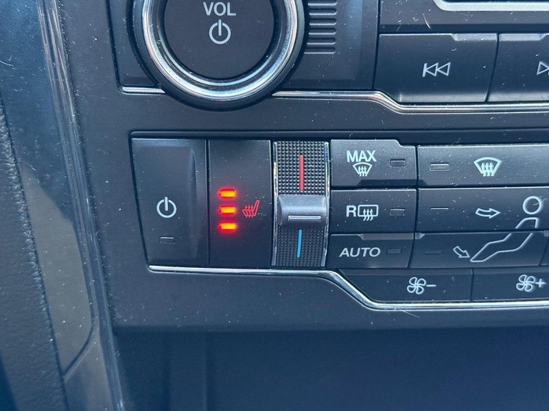 Certified 2019 Ford Explorer XLT w/ Equipment Group 202A image 20