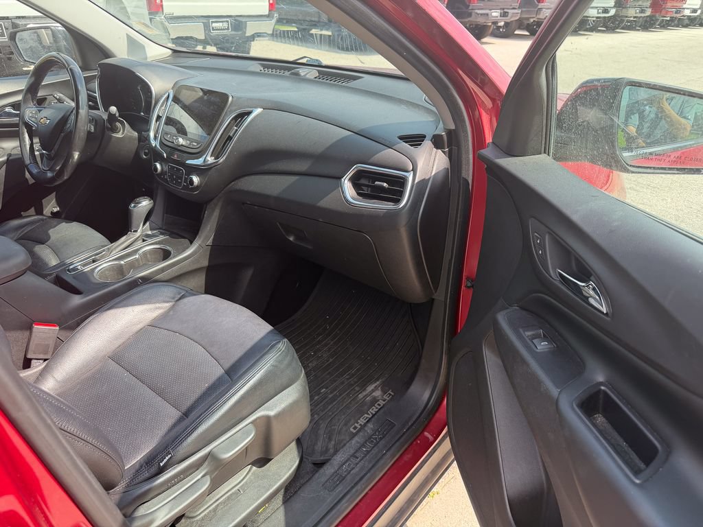 Used 2019 Chevrolet Equinox LT w/ Sun & Navigation Package AWD/4WD image 15