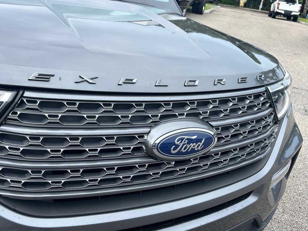 Certified 2023 Ford Explorer XLT w/ Equipment Group 202A RWD image 19
