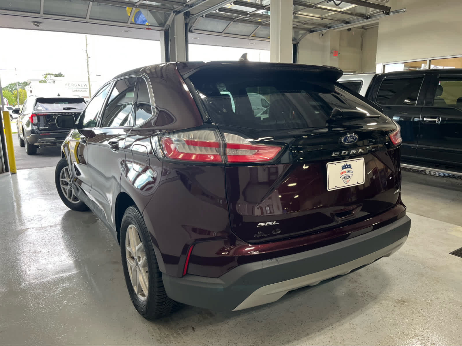 Certified 2023 Ford Edge SEL w/ Convenience Package AWD/4WD image 6