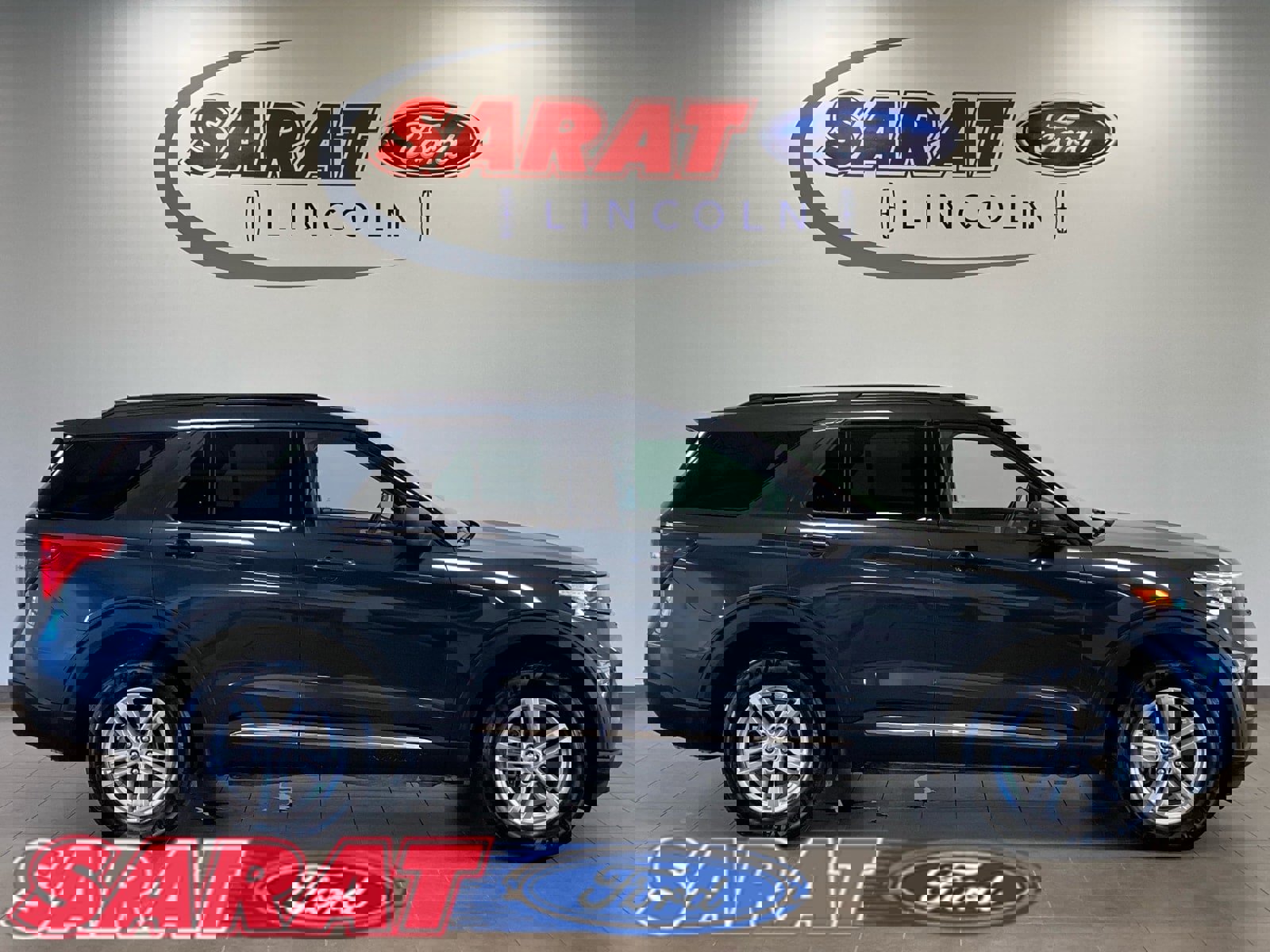 Certified 2022 Ford Explorer XLT w/ Equipment Group 202A