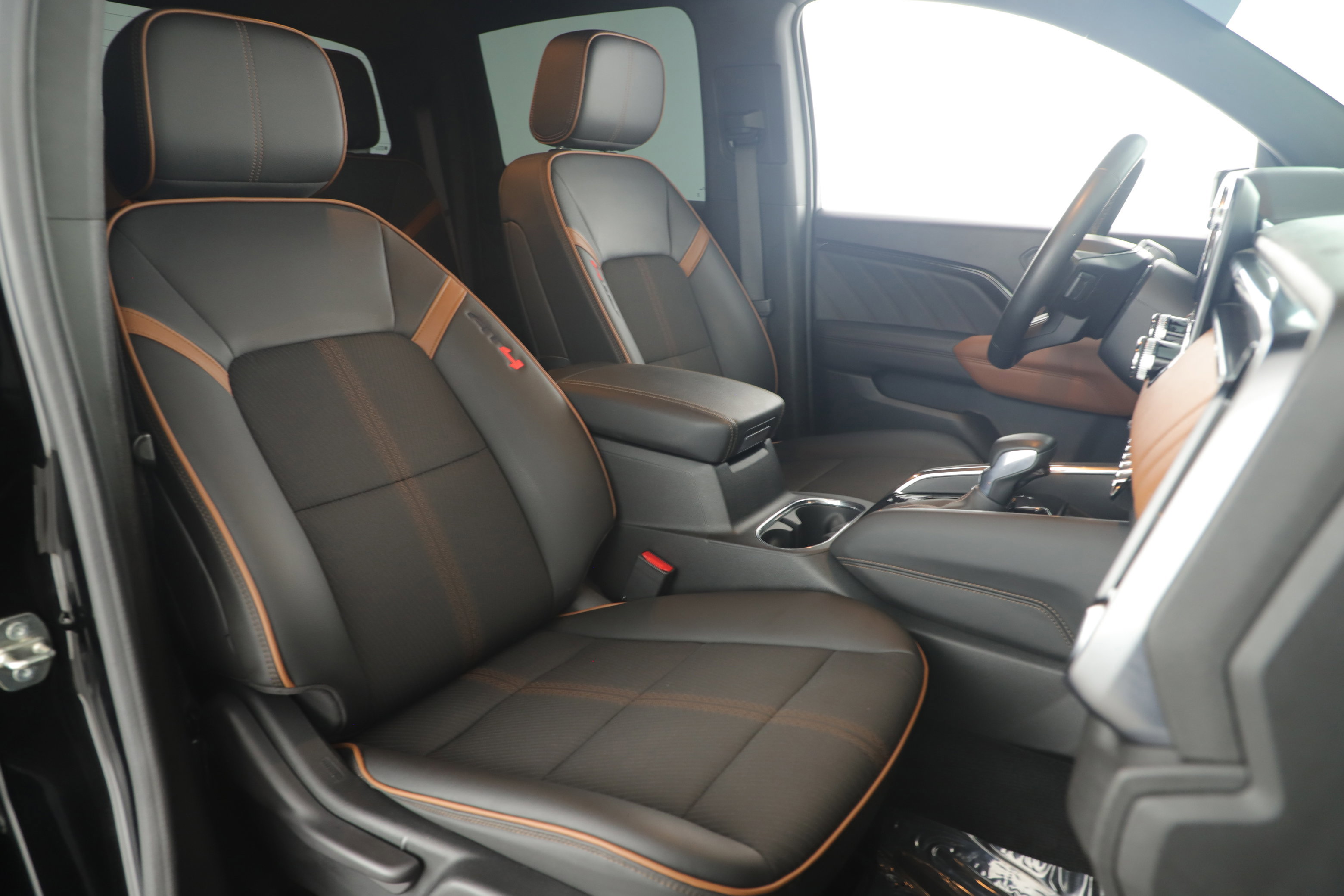 Used 2023 GMC Canyon AT4 w/ Technology Package image 20