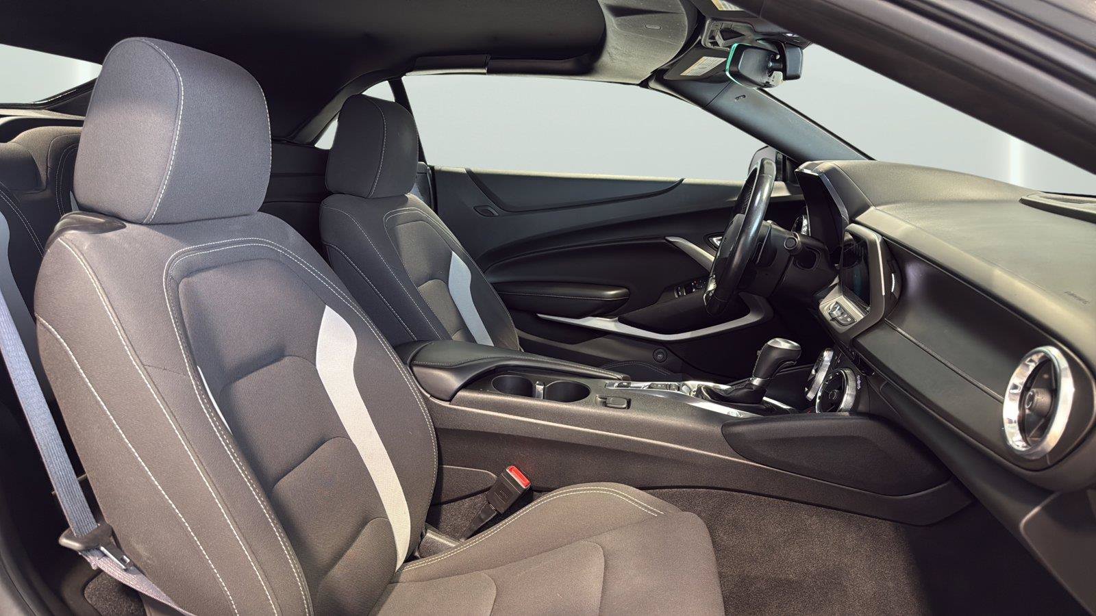 Used 2017 Chevrolet Camaro LT w/ Technology Package RWD image 14