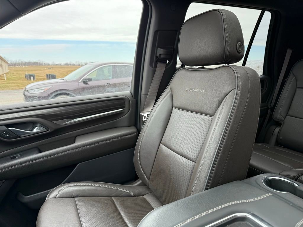 Used 2023 GMC Yukon Denali w/ Max Trailering Package image 13