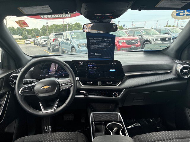 Used 2025 Chevrolet Equinox LT AWD/4WD image 21