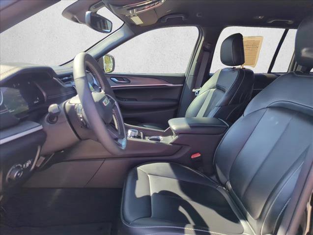 Used 2024 Jeep Grand Cherokee Limited w/ Trailer Tow Package AWD/4WD image 16