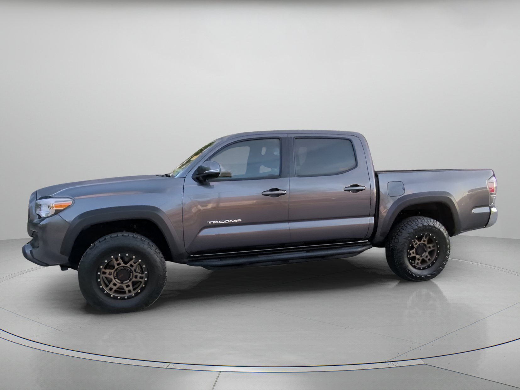 Used 2021 Toyota Tacoma TRD Off-Road AWD/4WD image 12