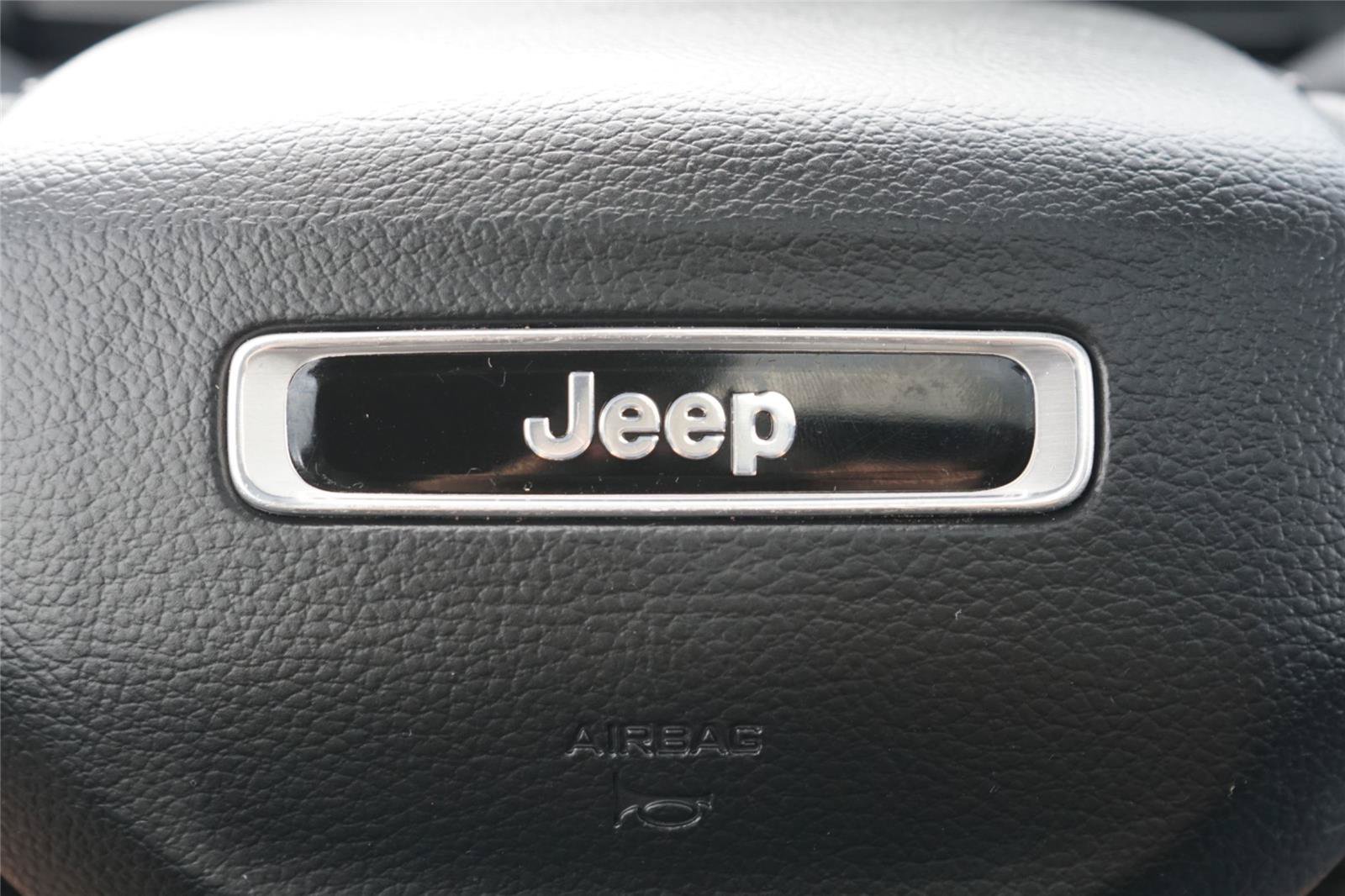 Used 2023 Jeep Grand Cherokee L Limited w/ Black Appearance Package RWD image 15