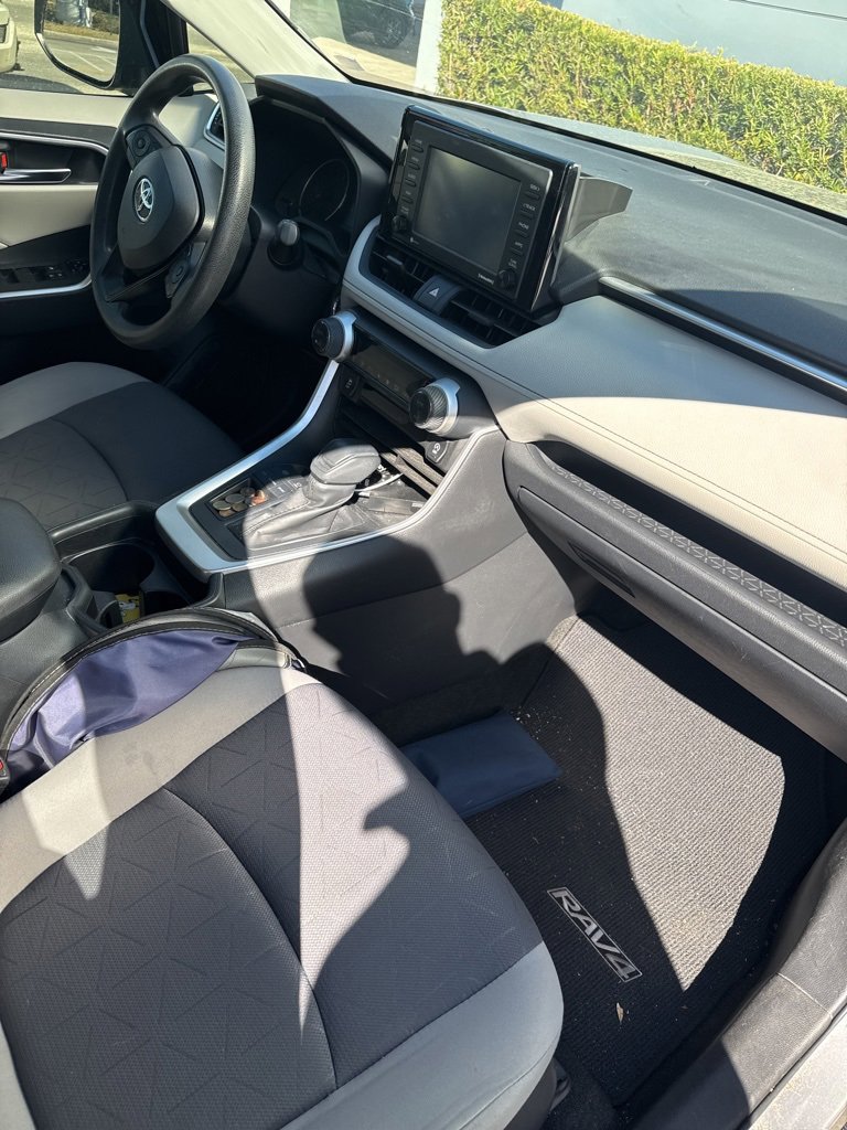 Used 2021 Toyota RAV4 XLE image 7