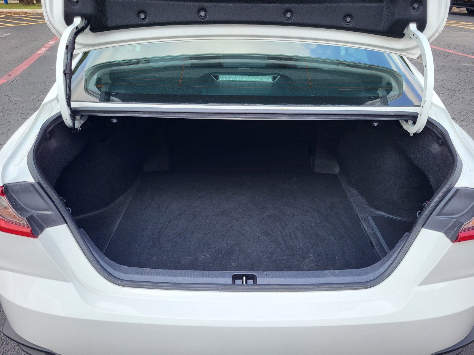 Used 2025 Toyota Camry SE FWD image 33