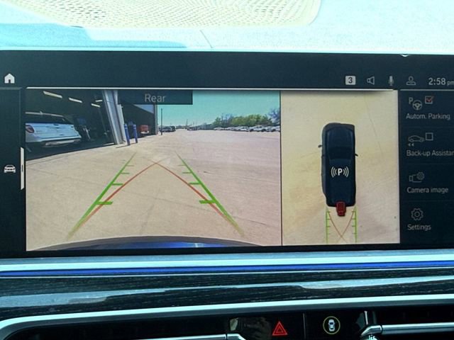 Used 2021 BMW X7 xDrive40i w/ M Sport Package image 15