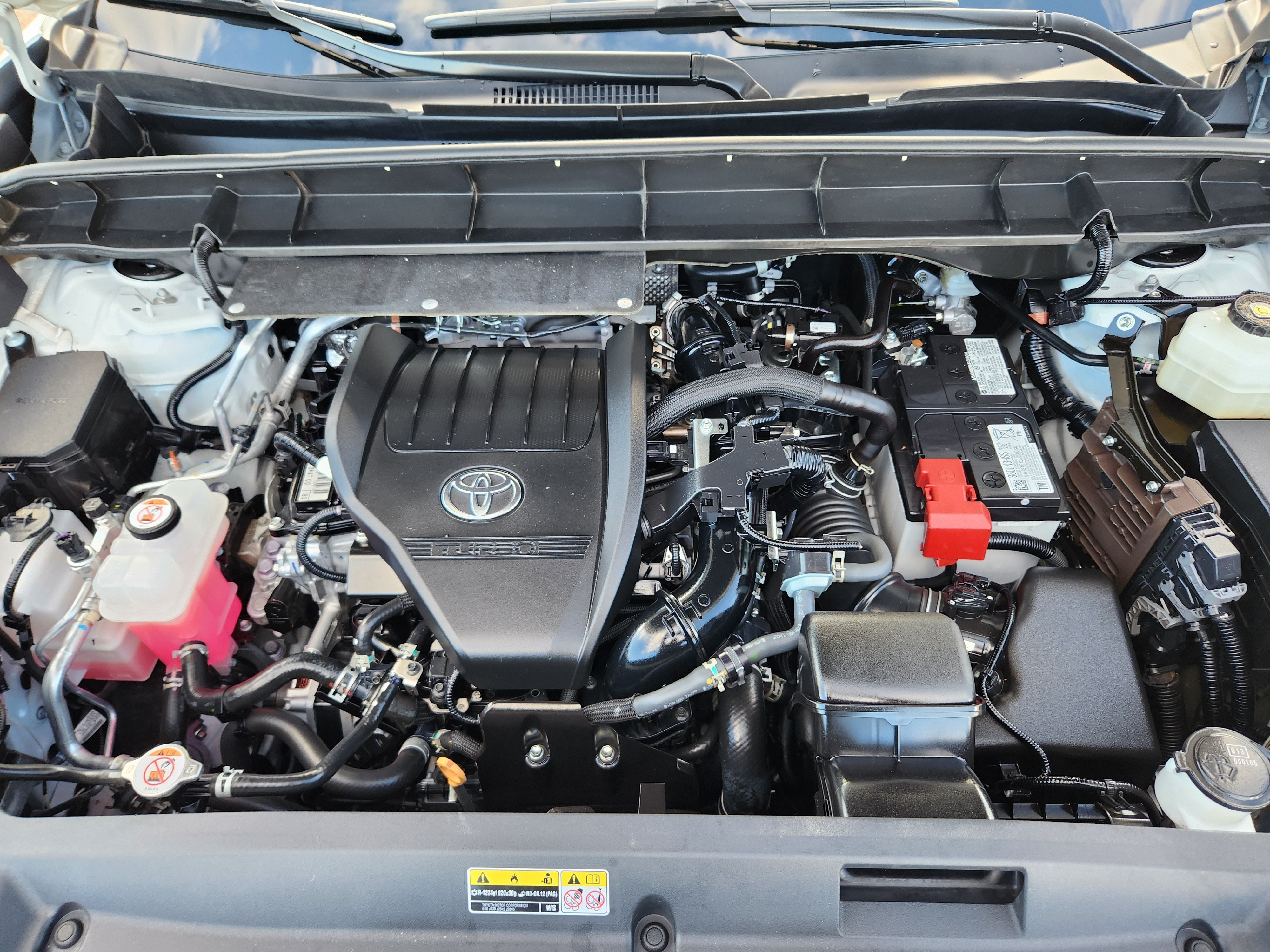 Used 2023 Toyota Highlander XLE AWD/4WD image 28