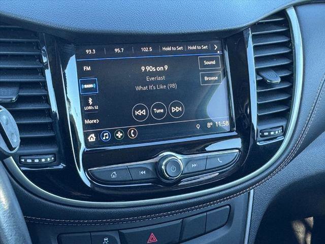 Used 2018 Chevrolet Trax LT w/ LT Convenience Package image 21