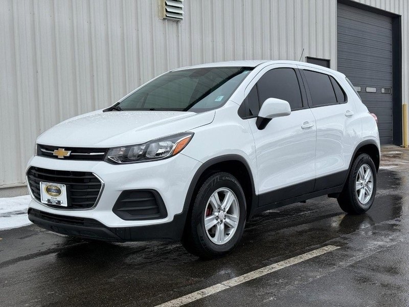 Used 2022 Chevrolet Trax LS w/ Tint and Cruise Package image 7