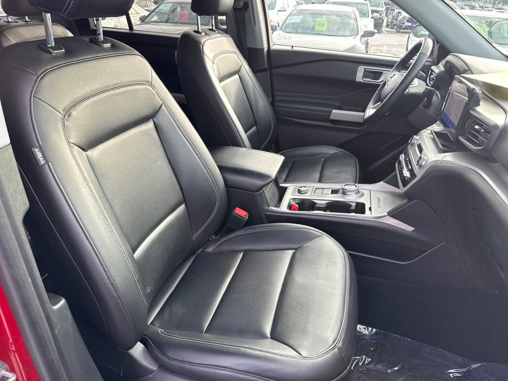 Certified 2024 Ford Explorer XLT w/ Equipment Group 202A image 9