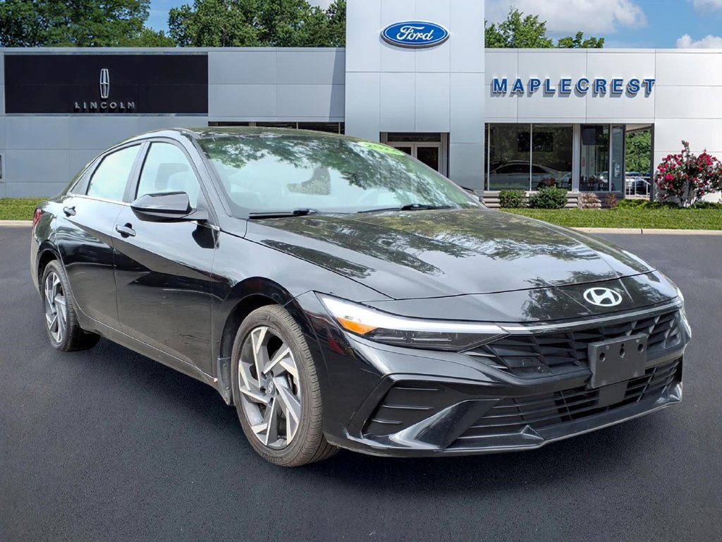 Used 2024 Hyundai Elantra SEL w/ Convenience Package FWD image 1