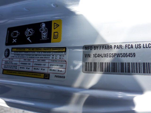 Used 2023 Jeep Wrangler Unlimited Sahara AWD/4WD image 34