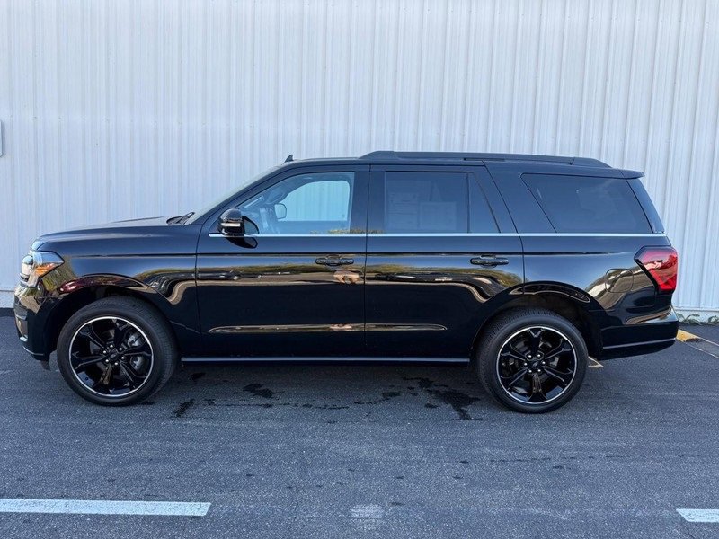 Certified 2022 Ford Expedition Limited image 2