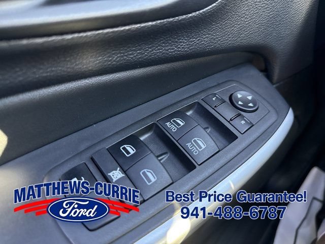 Used 2022 Jeep Cherokee Latitude w/ Trailer Tow Group AWD/4WD image 23