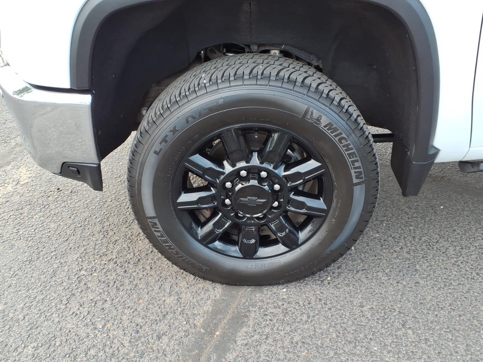 Used 2022 Chevrolet Silverado 2500 LTZ w/ LTZ Plus Package AWD/4WD image 9