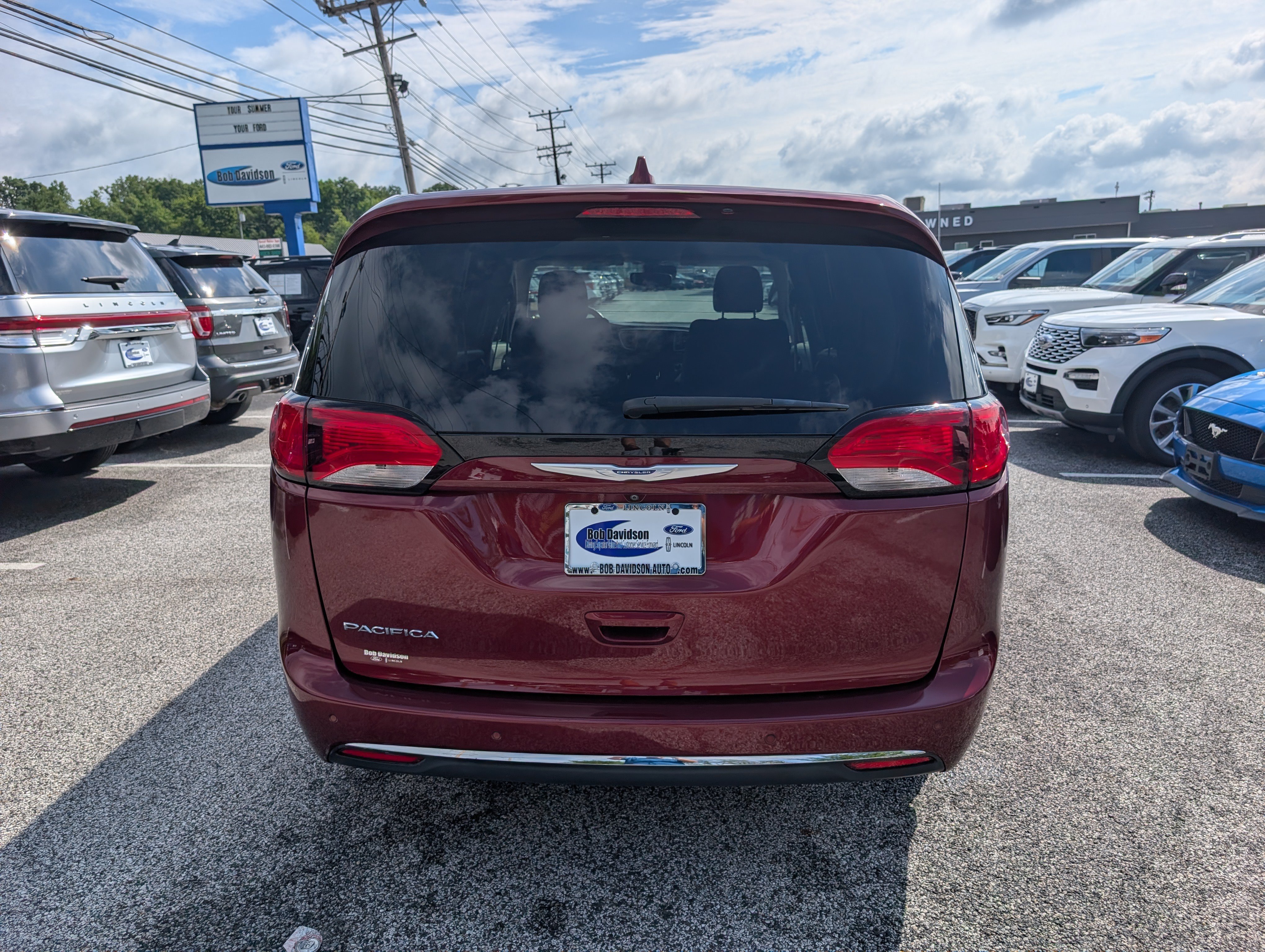 Used 2019 Chrysler Pacifica Touring Plus w/ Advanced Safetytec Group FWD image 6