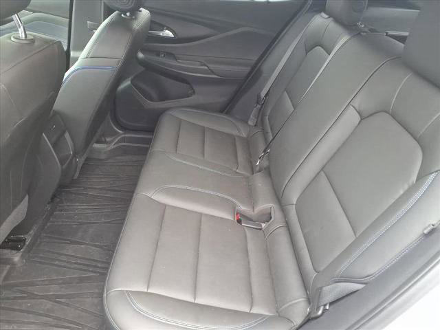 Used 2024 Buick Envista Sport Touring w/ Convenience I Package FWD image 17