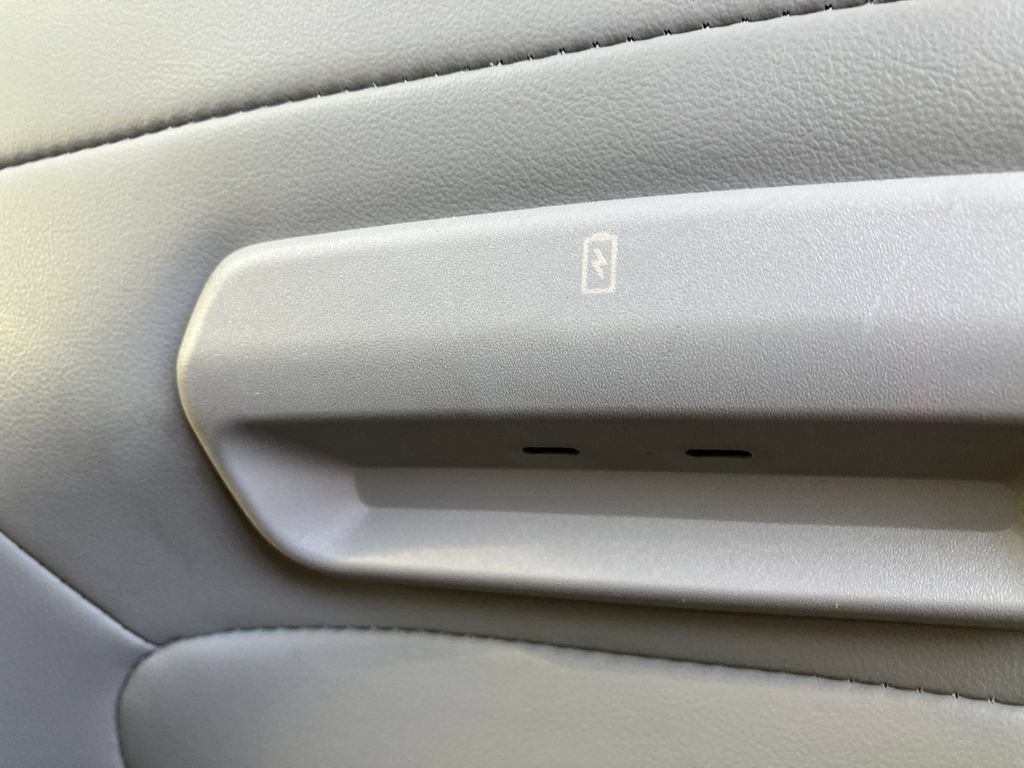 Certified 2025 Ford Expedition Active AWD/4WD image 25