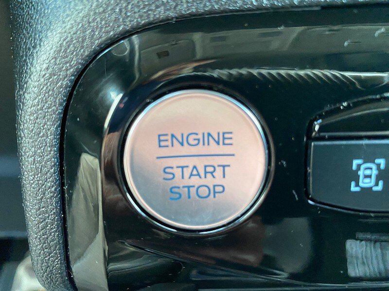 Certified 2025 Ford Escape Platinum w/ Premium Technology Package AWD/4WD image 48