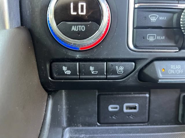 Used 2024 GMC Yukon SLT w/ SLT Luxury Package AWD/4WD image 17