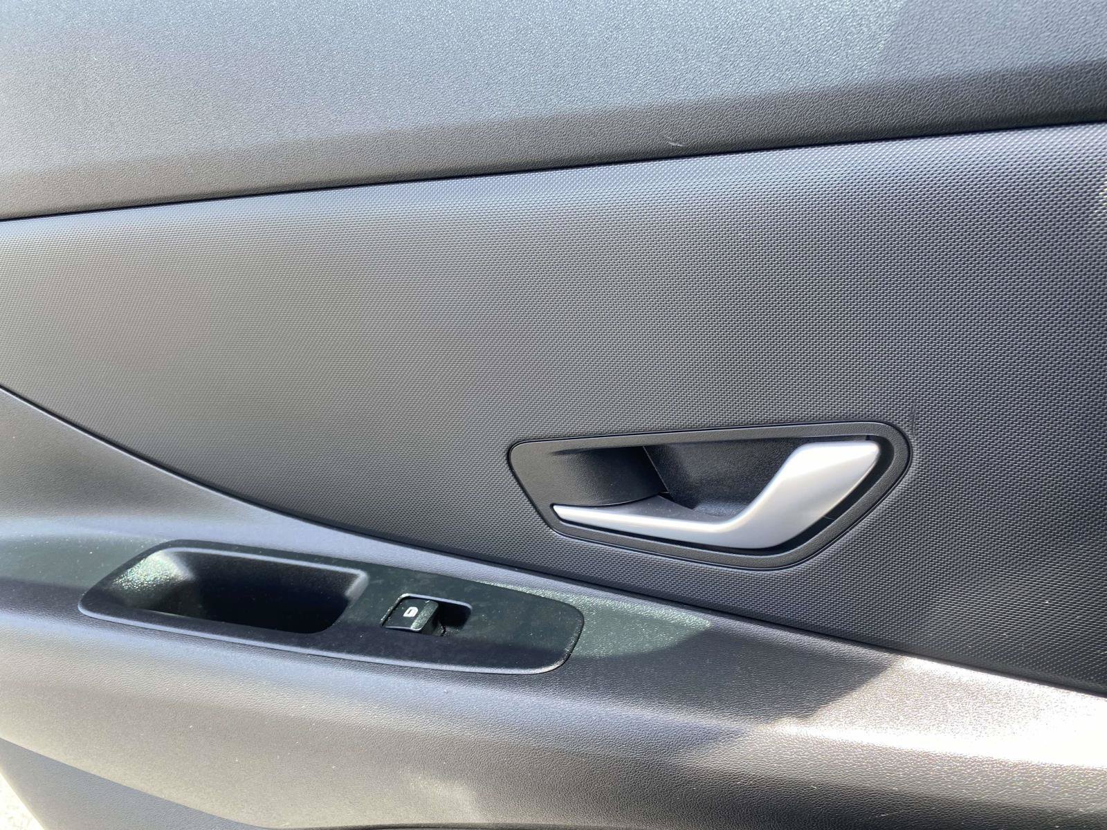 Used 2024 Hyundai Elantra SEL FWD image 14