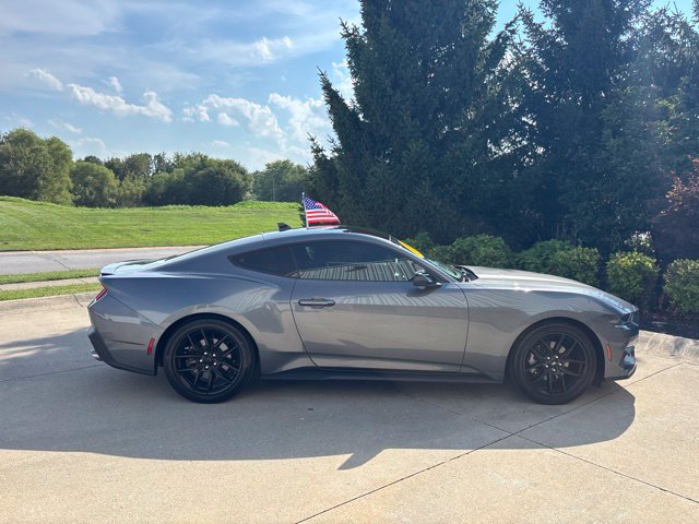 Certified 2024 Ford Mustang Coupe RWD image 6