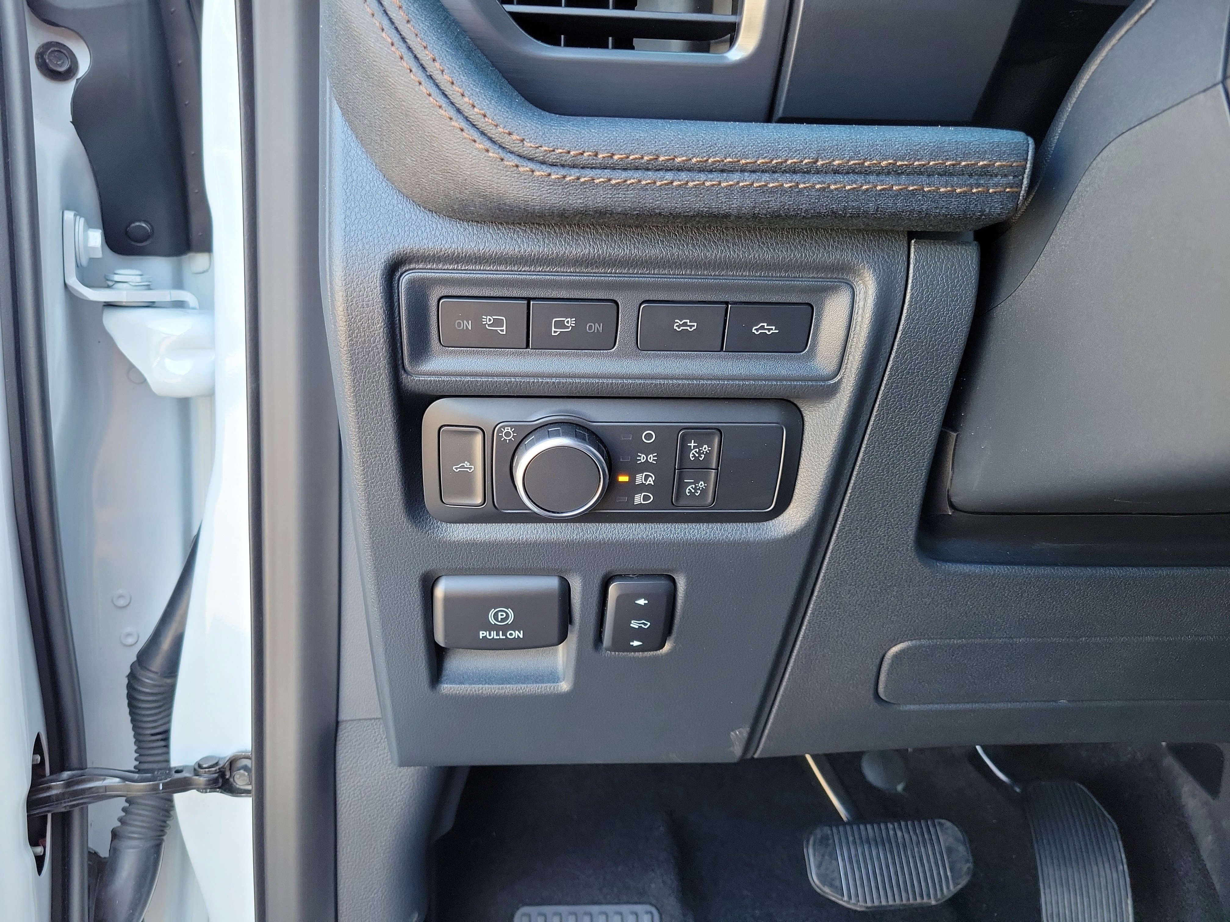 Certified 2022 Ford F150 Lightning Lariat w/ Equipment Group 511A High image 8