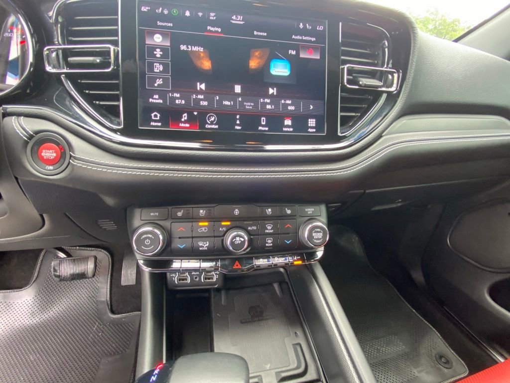 Used 2022 Dodge Durango SRT w/ Technology Group AWD/4WD image 17