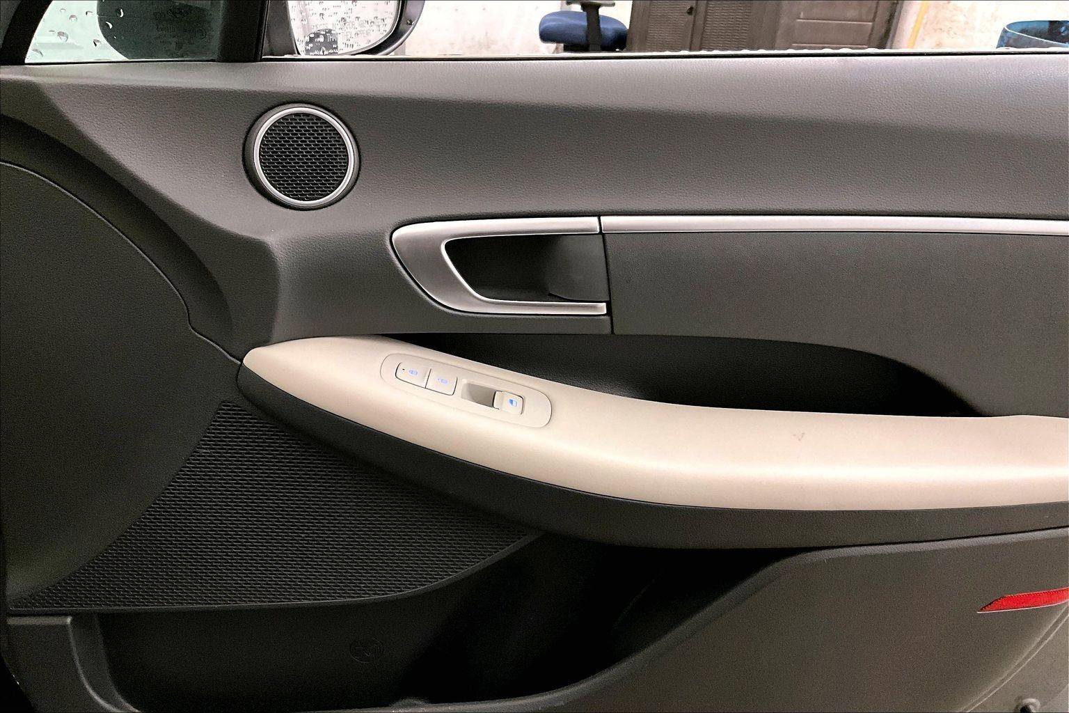 Used 2023 Hyundai Sonata SE image 23