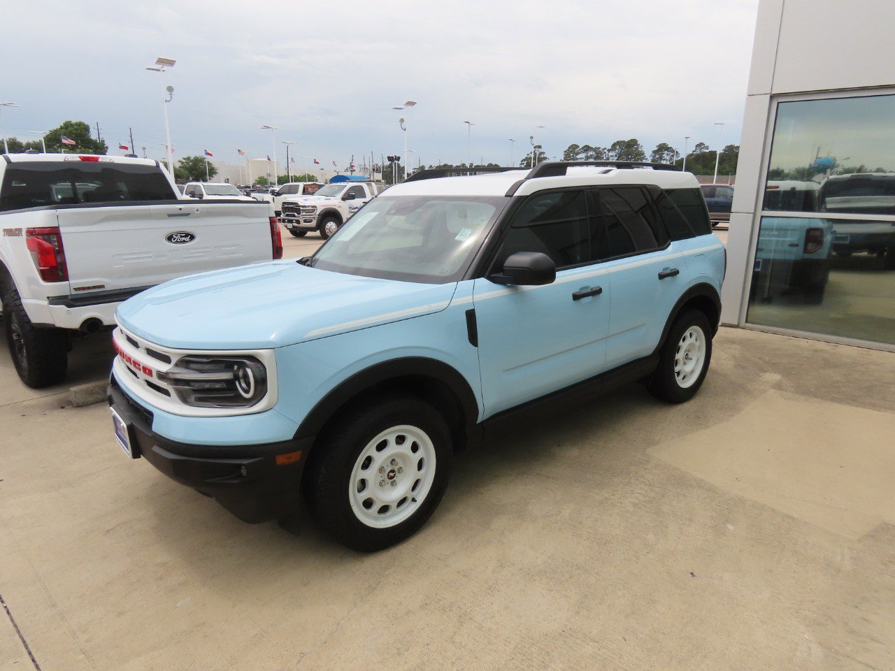 Certified 2024 Ford Bronco Sport Heritage w/ Heritage Convenience Package AWD/4WD image 2
