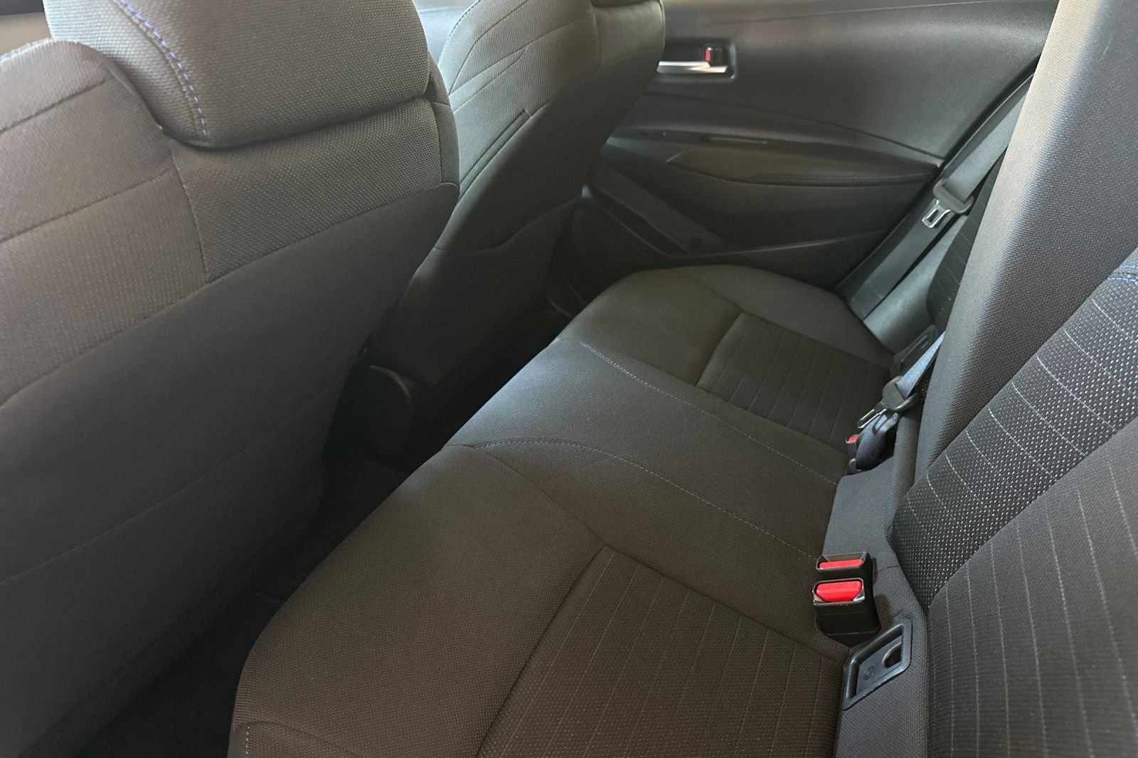 Used 2020 Toyota Corolla SE w/ SE Premium Package FWD image 11
