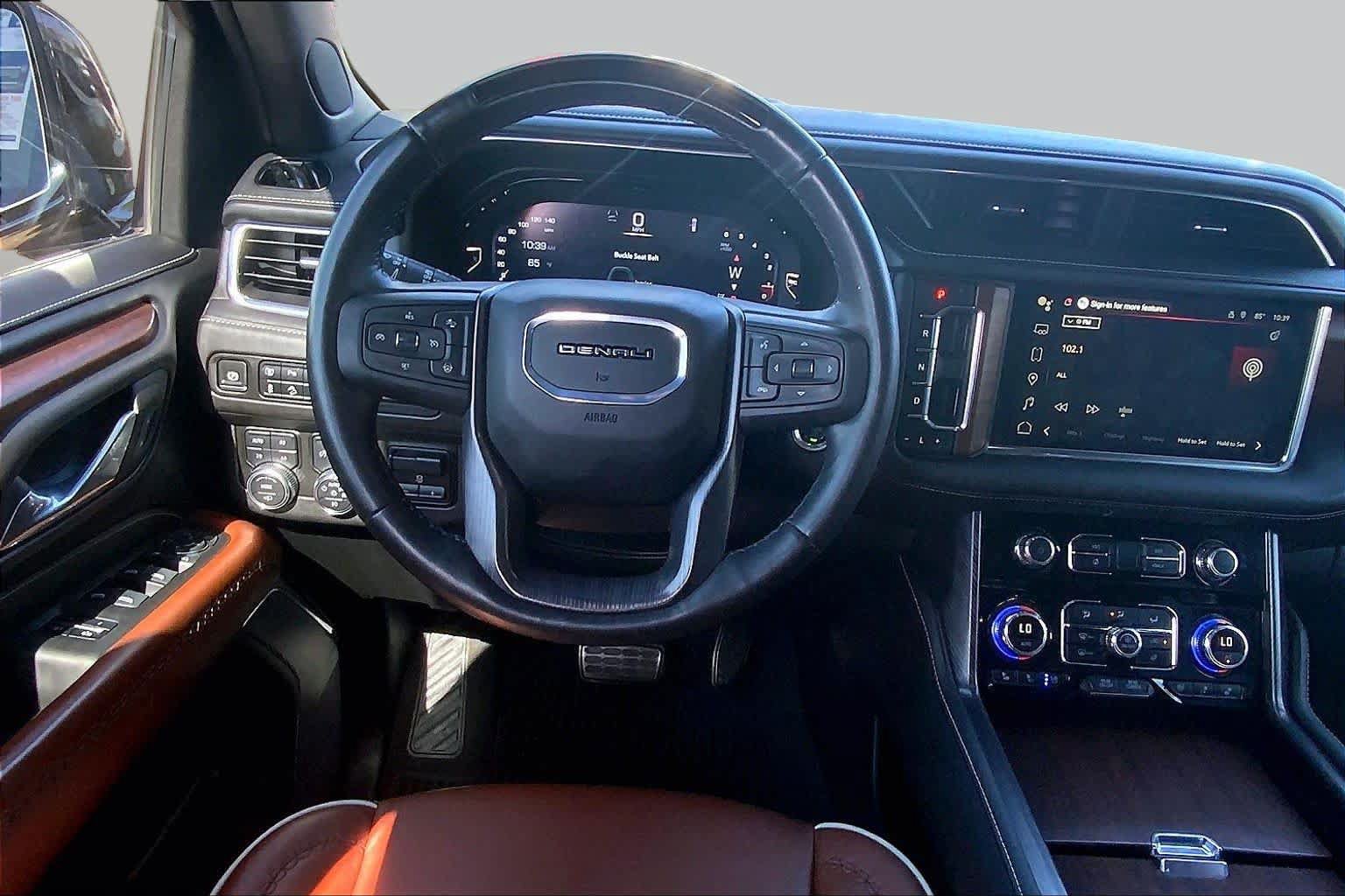 Used 2024 GMC Yukon XL Denali Ultimate AWD/4WD image 6