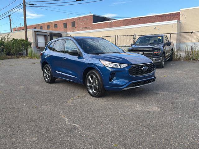 Certified 2023 Ford Escape ST-Line w/ Tech Pack #1 AWD/4WD image 3