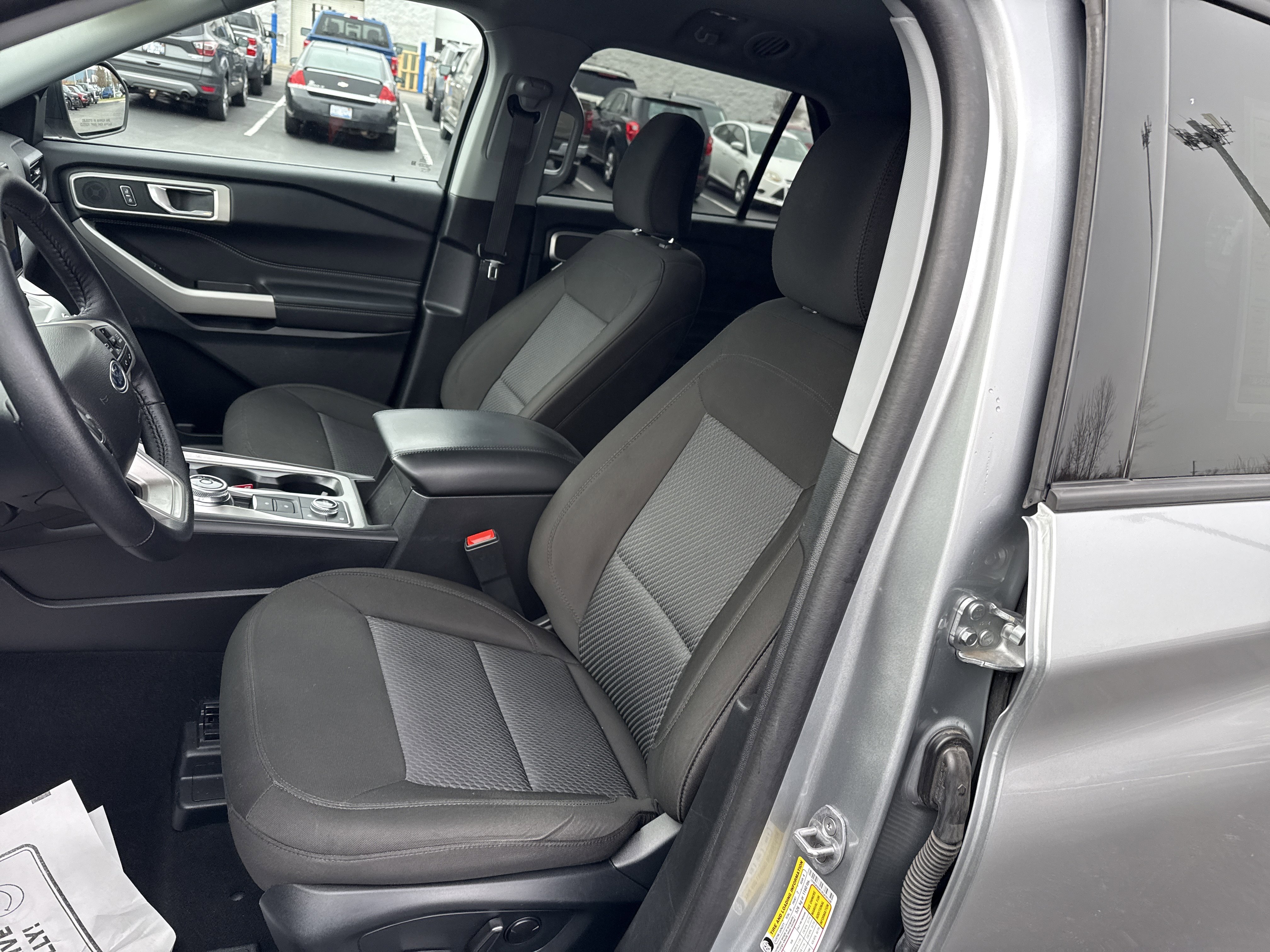 Certified 2024 Ford Explorer XLT AWD/4WD image 19
