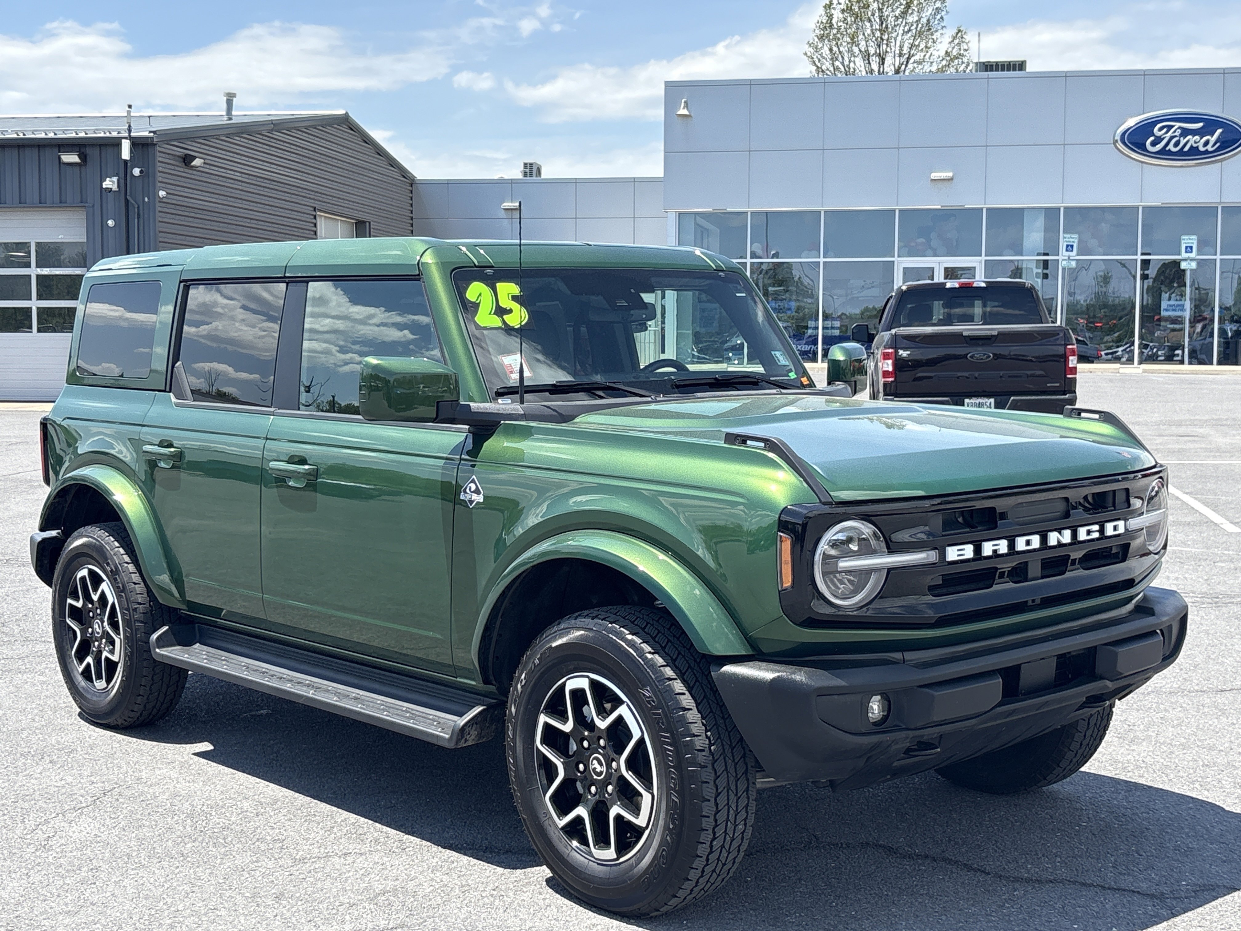 Certified 2025 Ford Bronco Outer Banks