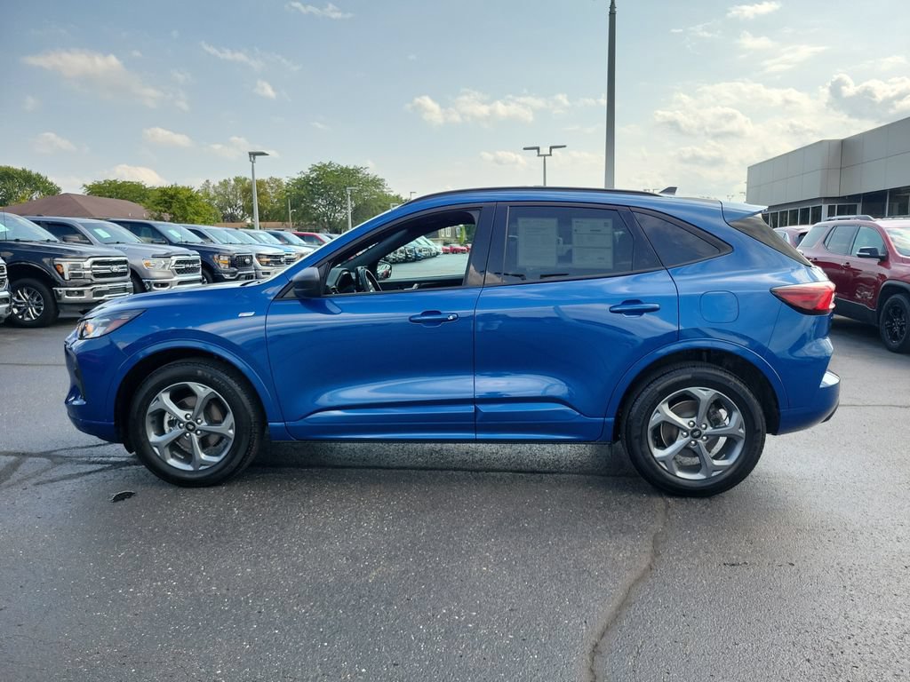 Certified 2023 Ford Escape ST-Line w/ Tech Pack #1 AWD/4WD image 7